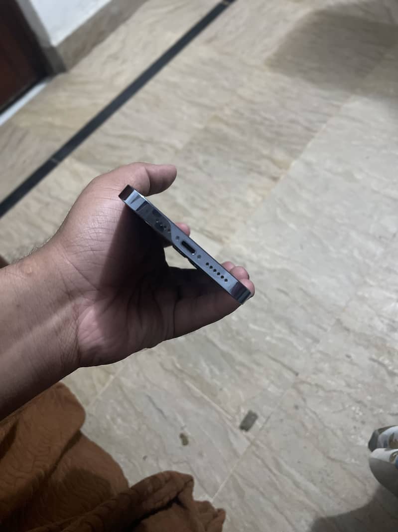 Apple iPhone 13 Pro Max 3