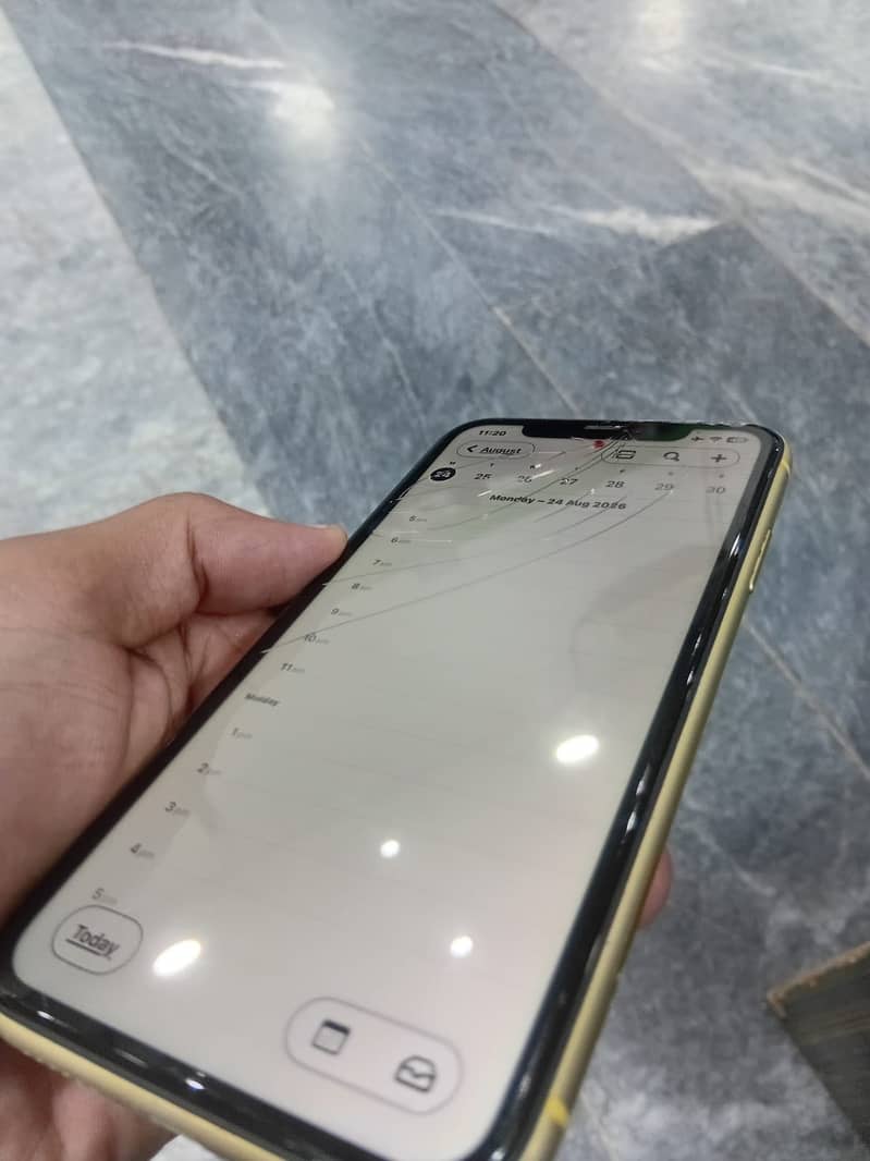 Apple iPhone 11 5