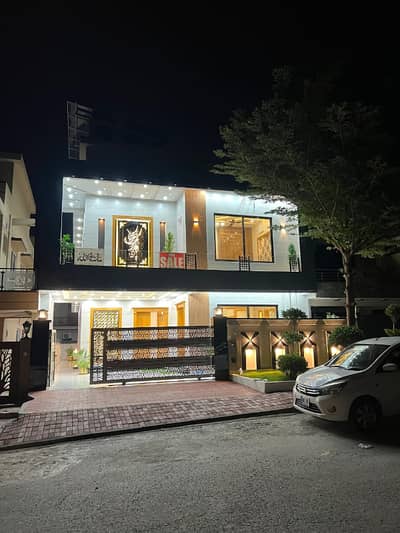 22 Marla House Available For sell in G-15