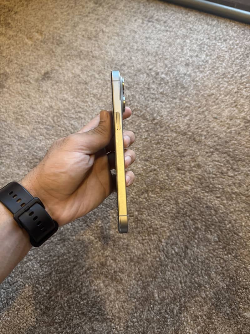 Apple iPhone 15 Pro Max 7