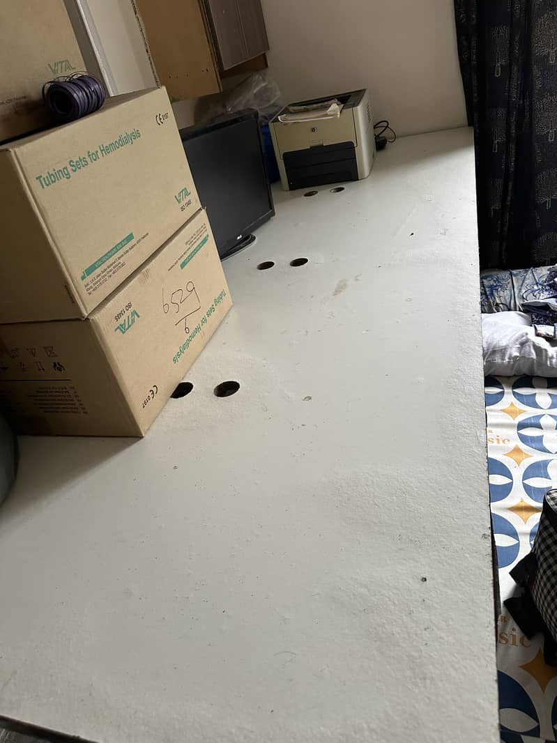 Computer table for sale 0