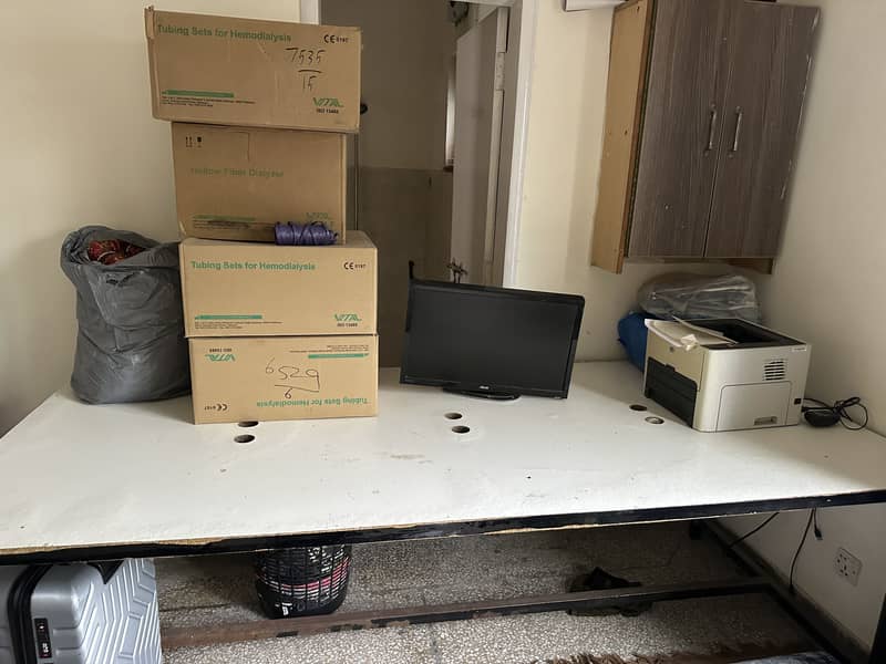 Computer table for sale 1