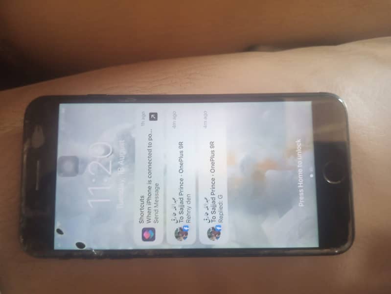 Apple iPhone 7 Plus 3