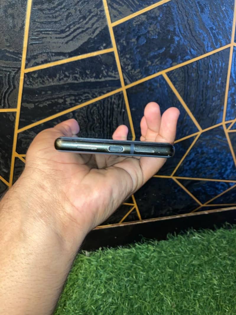 Google Pixel 6 4