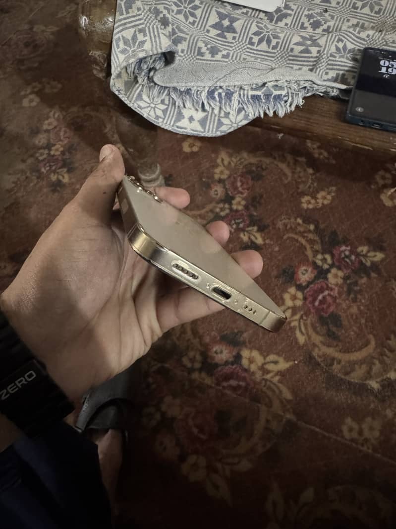 Apple iPhone 12 Pro 4
