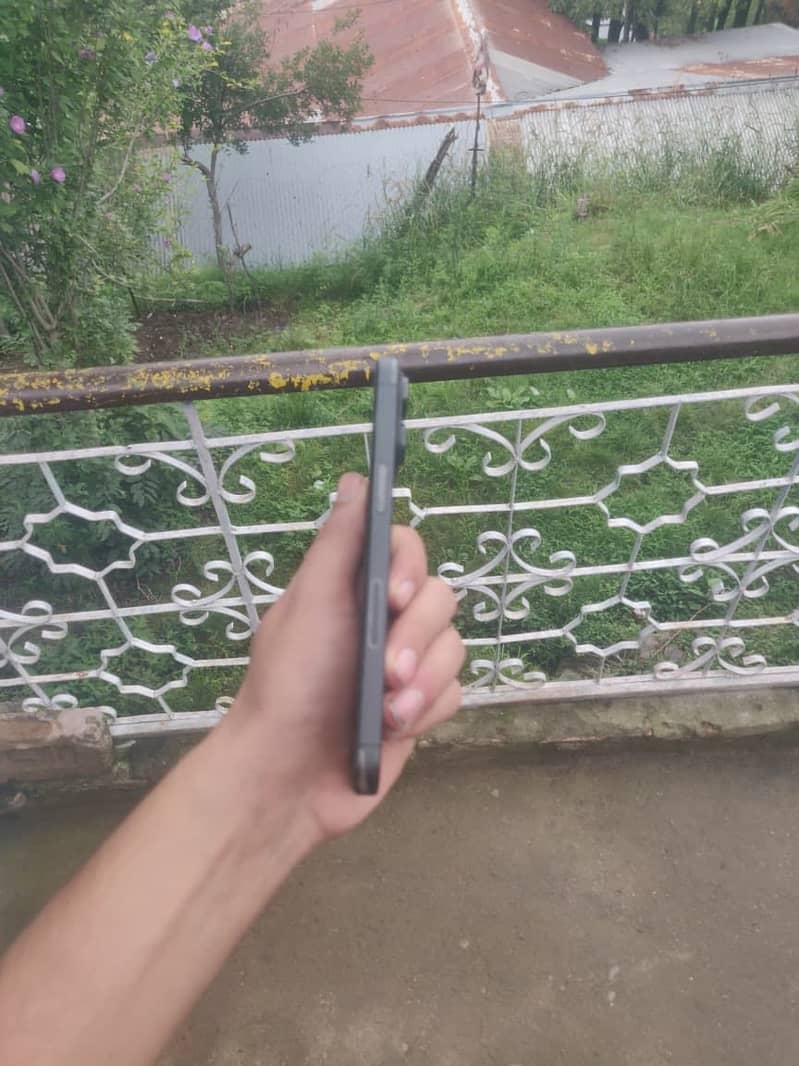 Apple iPhone 15 Pro Max 3