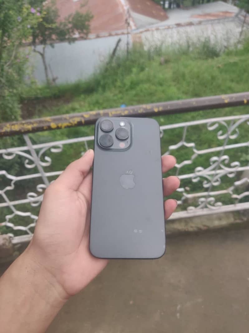 Apple iPhone 15 Pro Max 8