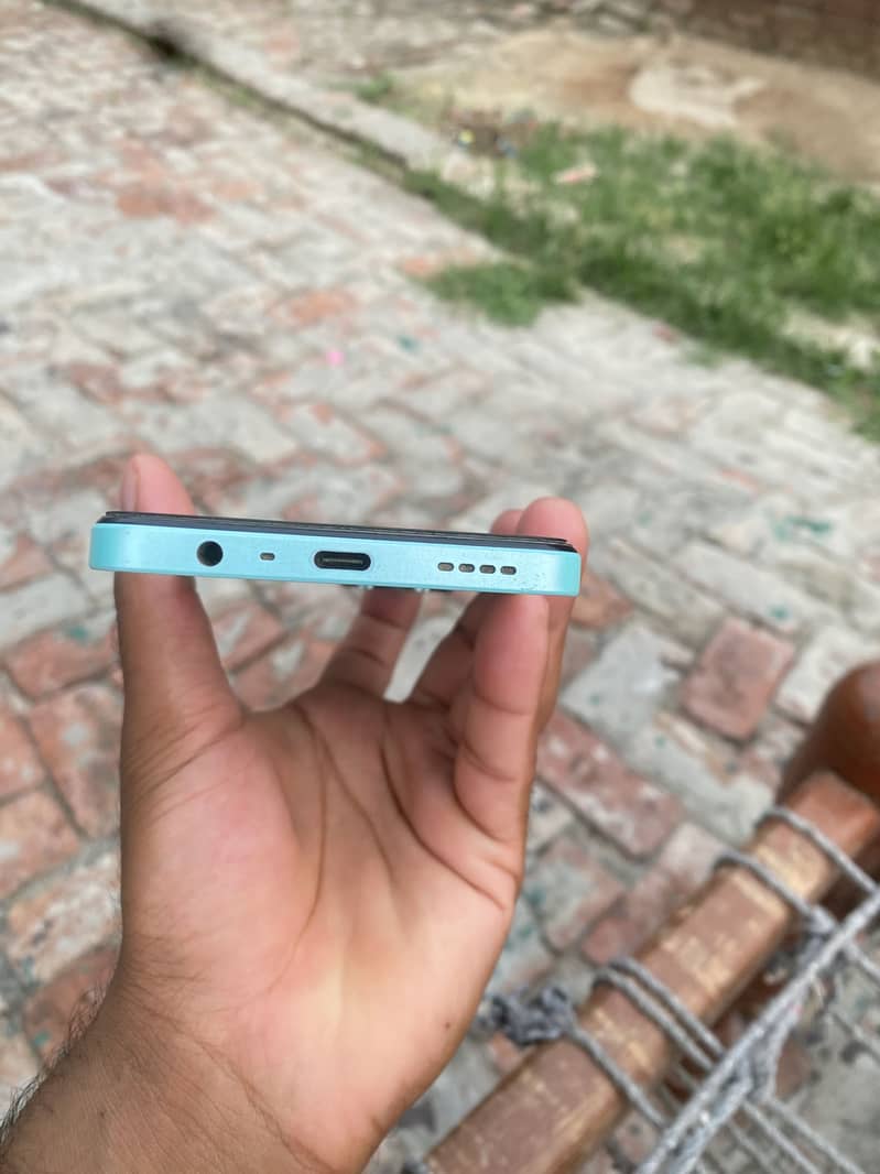 Realme C51 0