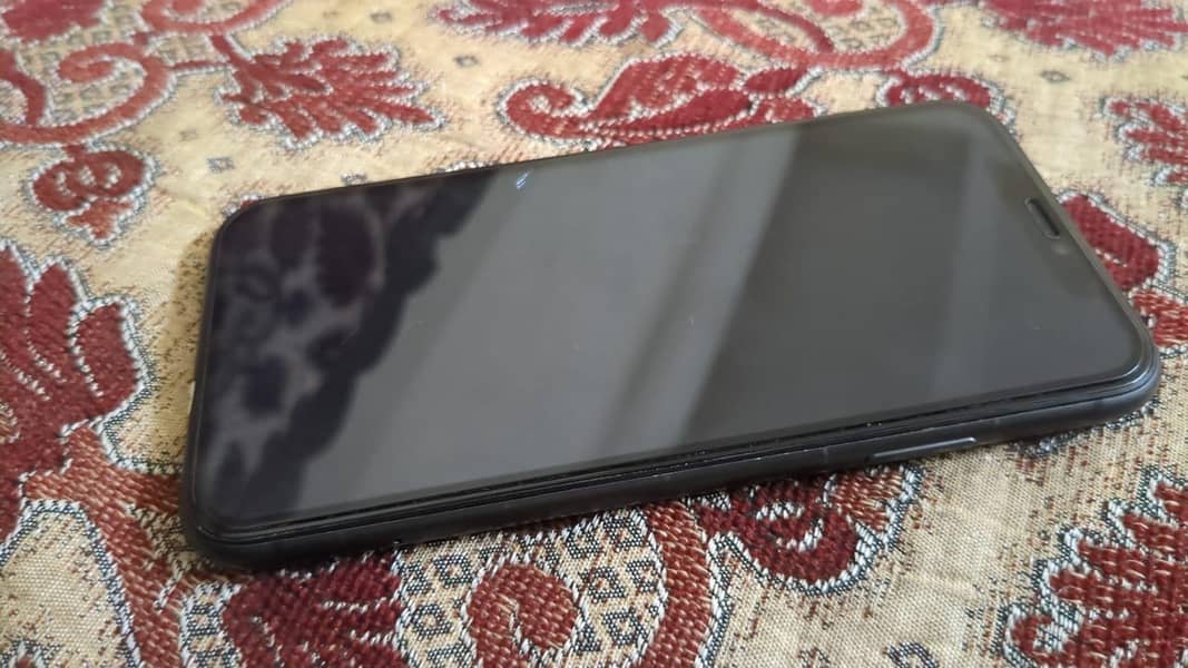 Apple iPhone 11 0