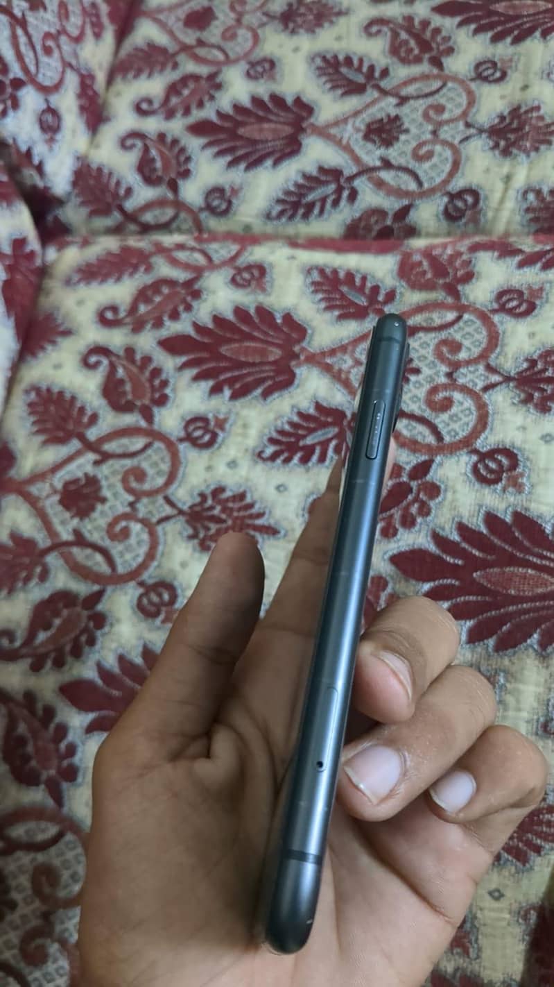 Apple iPhone 11 5