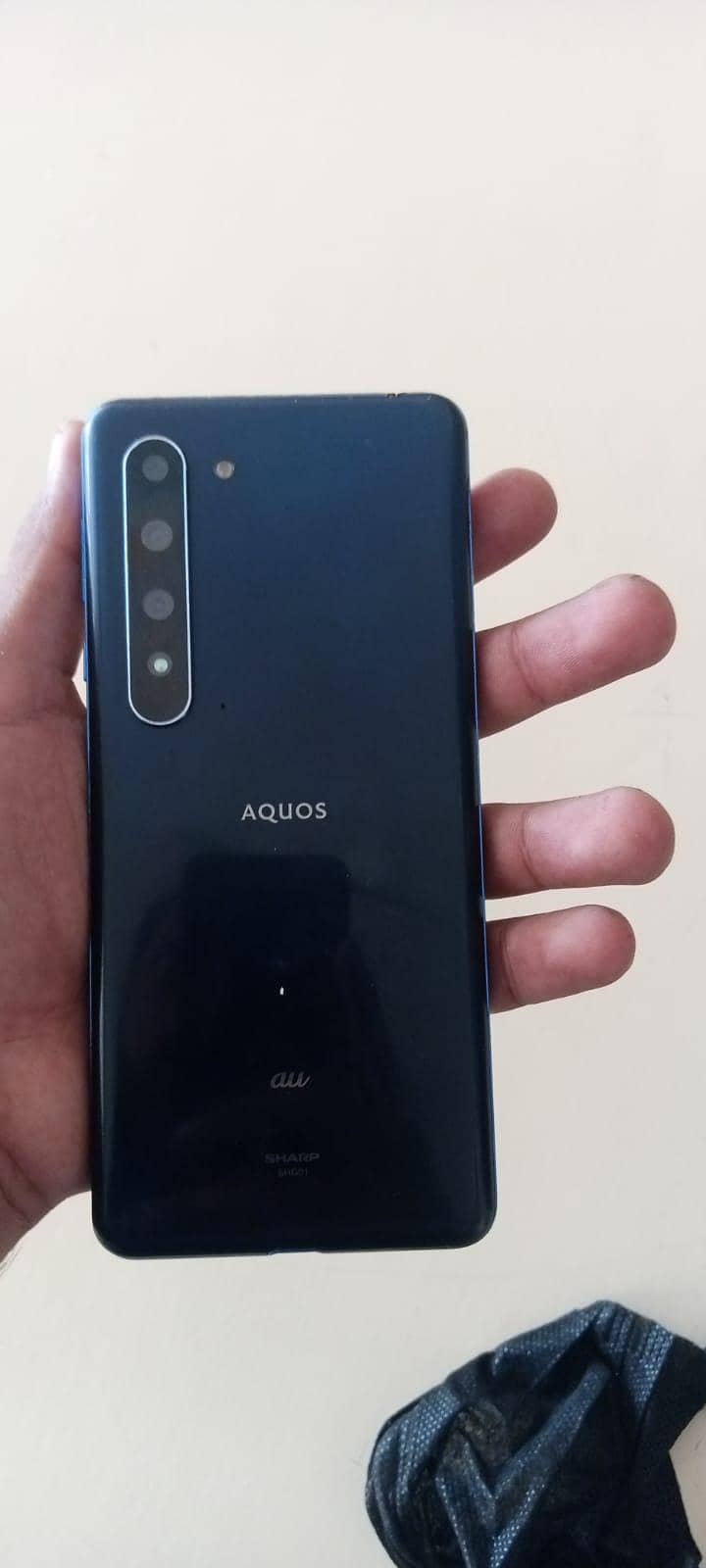 Sharp Aquos R5G 1