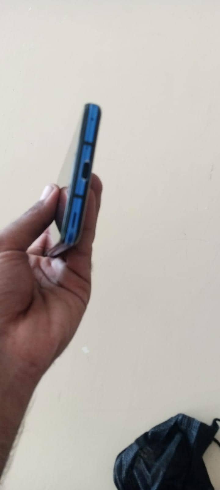 Sharp Aquos R5G 4