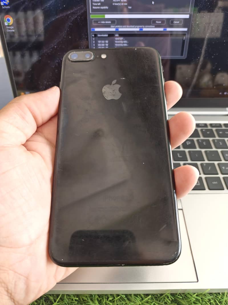 Apple iPhone 7 Plus 1