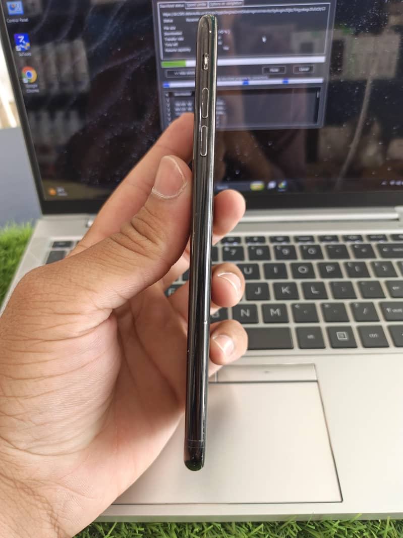 Apple iPhone 7 Plus 3