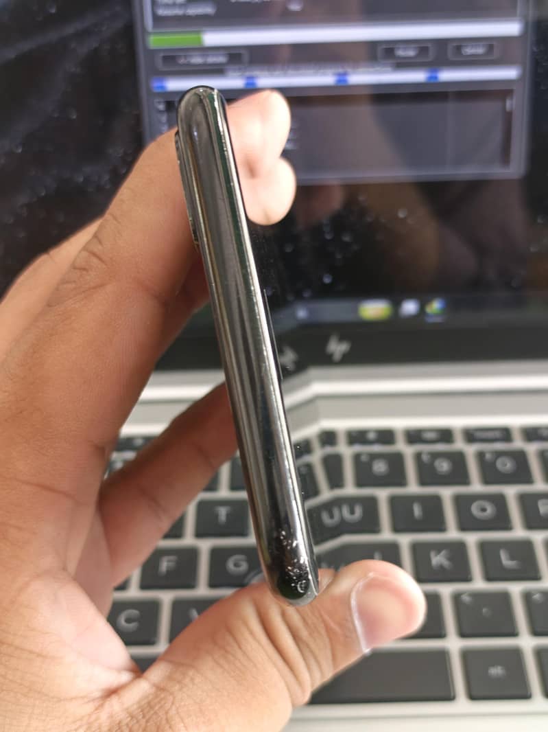 Apple iPhone 7 Plus 5