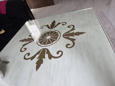beautiful central Table for sale