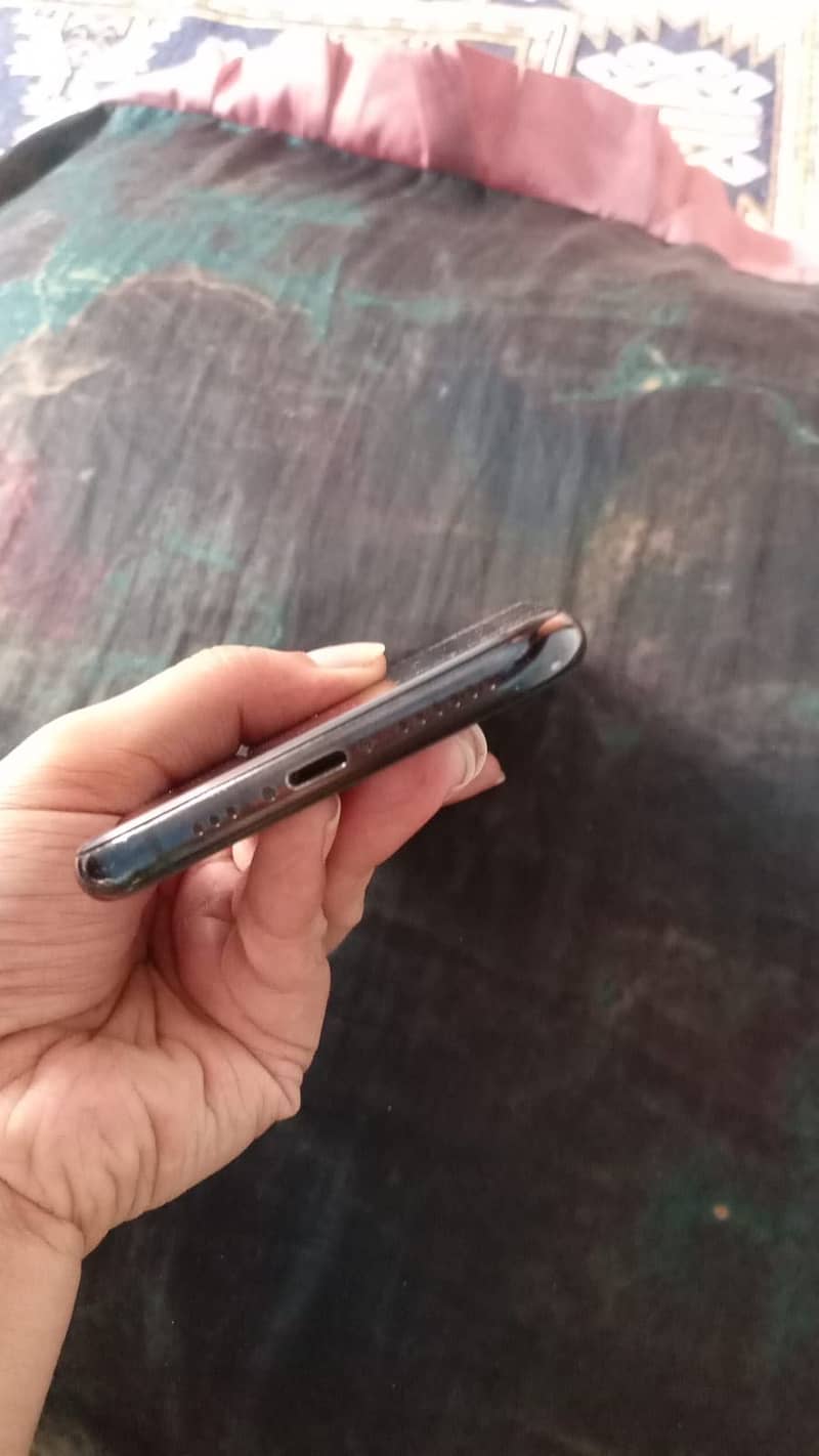 Apple iPhone 11 Pro 2