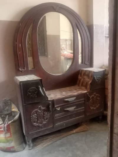 dressing table