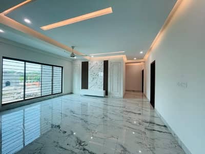 Brand New 12 Marla 5th Floor 4 Bedroom Apartment Available For Rent In Askari 10 Sector S Lahore.