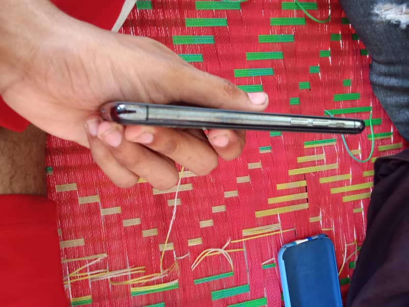 Apple iPhone 11 Pro 4
