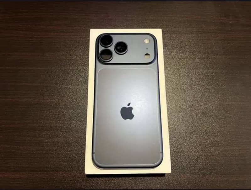 Apple iPhone 17 Pro Max 0