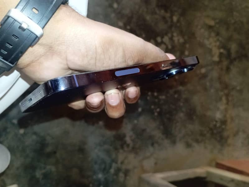 Apple iPhone 14 Pro Max 1