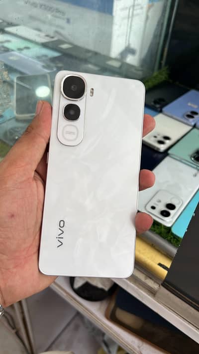 vivo y l400