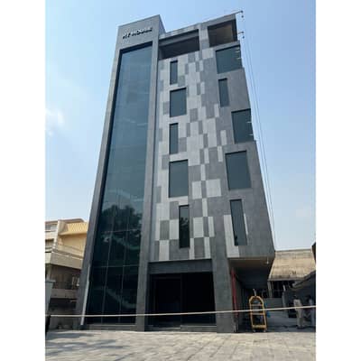 Luxury Office Available For Rent In Gulberg 2500 Sq. Feet