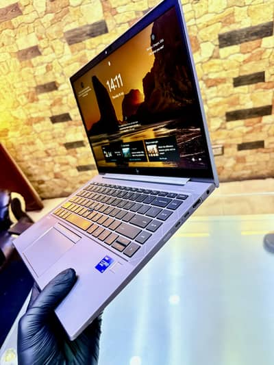 Zbook Firefly i7 11th Gen 2 GB Graphics HP G8