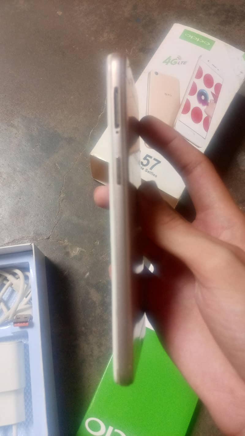 OPPO A57 2