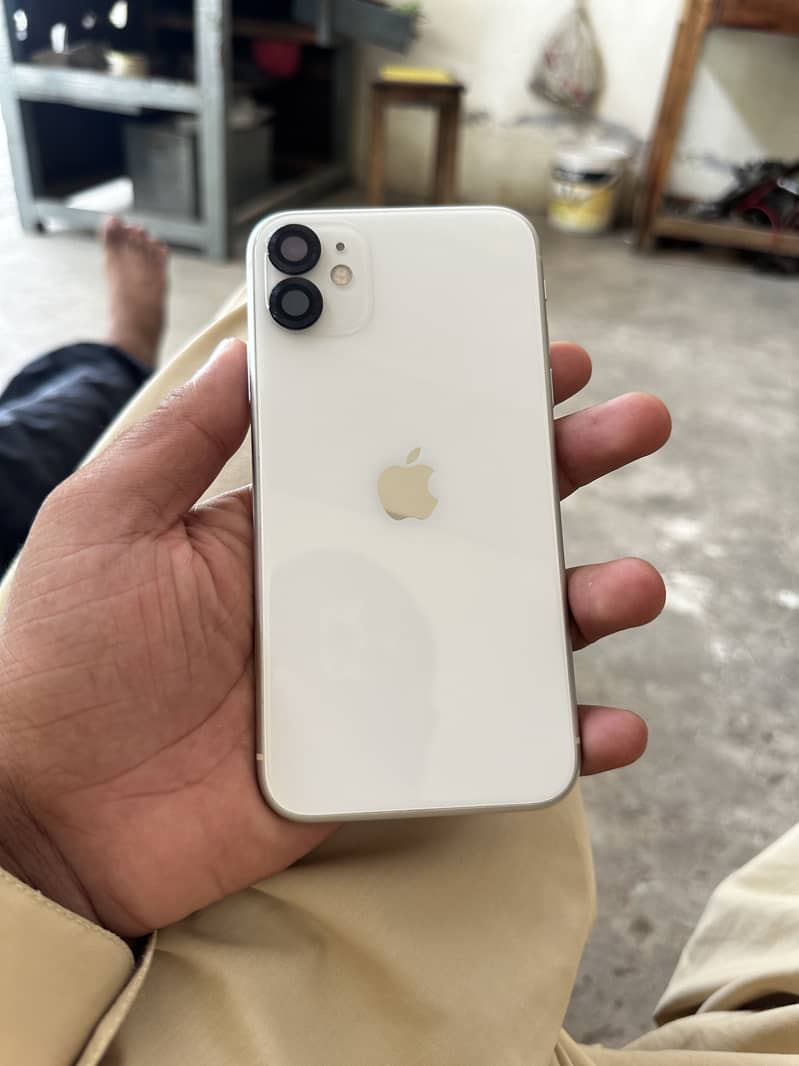 iPhone 11 3
