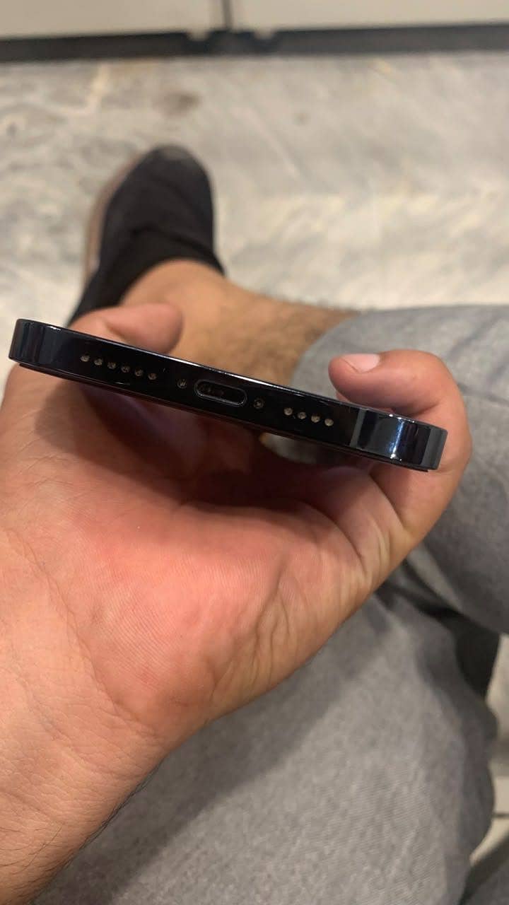 Apple iPhone 12 Pro Max 4