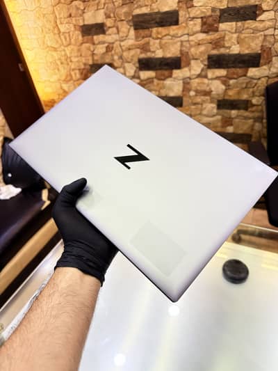 Zbook Firefly i7 10th Gen 1 GB Graphics 15.6” Display HP G7