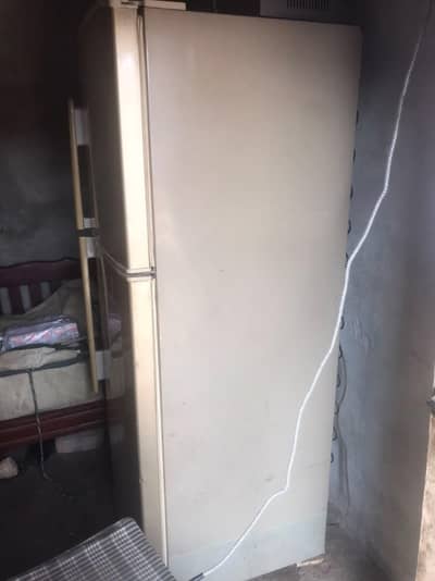 Hair full size fridge all ok no any fault