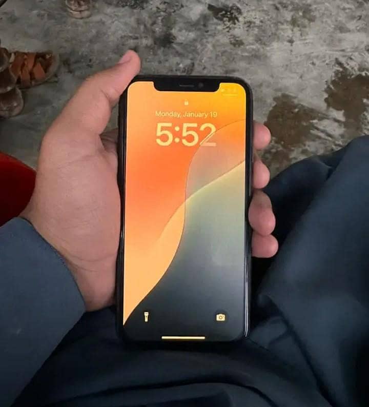Apple iPhone 11 Pro 1
