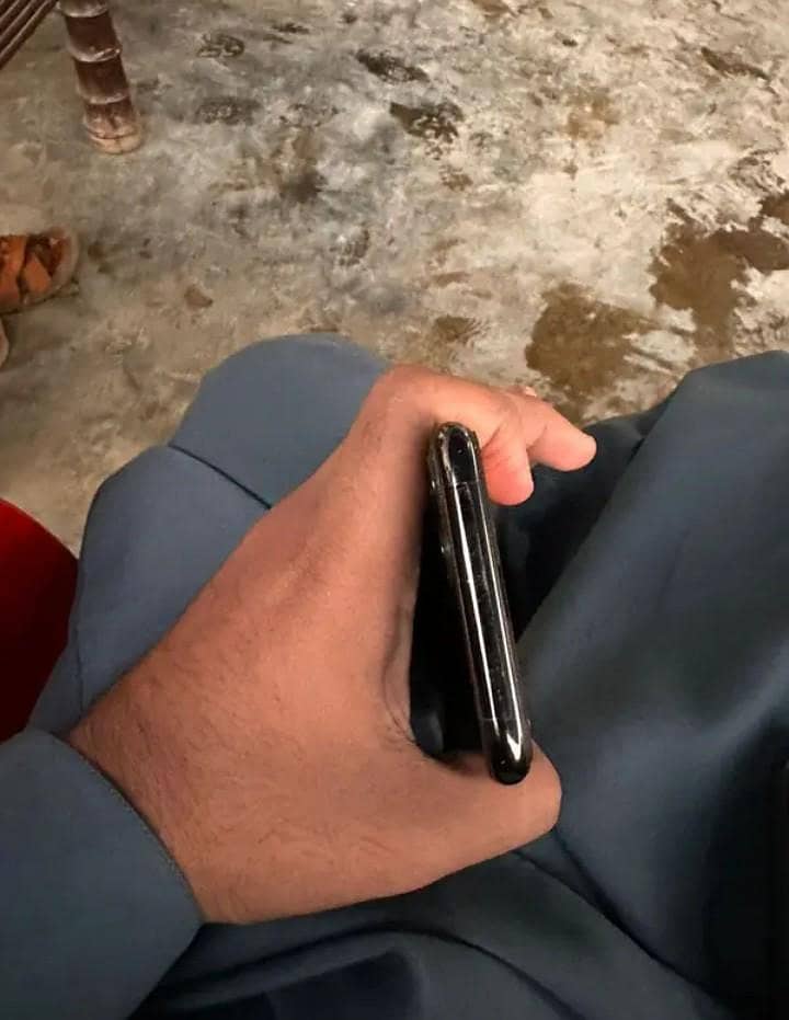 Apple iPhone 11 Pro 2