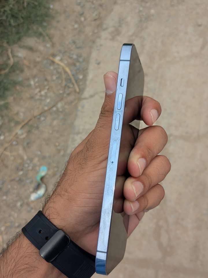 Apple iPhone 13 Pro Max 4