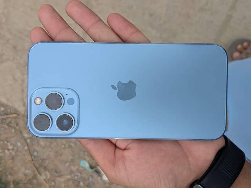 Apple iPhone 13 Pro Max 5
