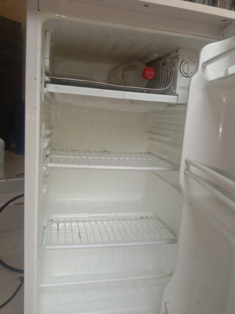 mini fridge Samsung 2