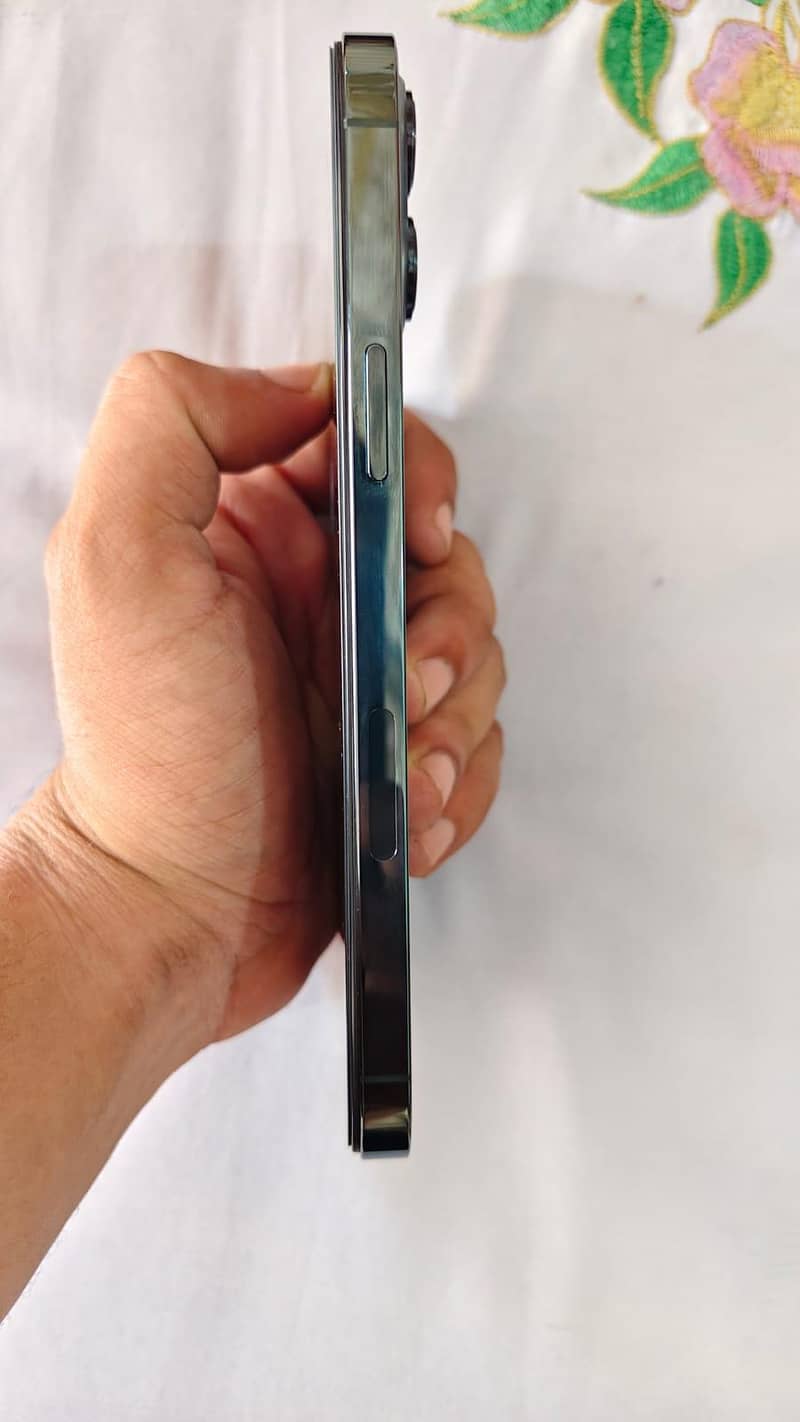 Apple iPhone 12 Pro Max 3