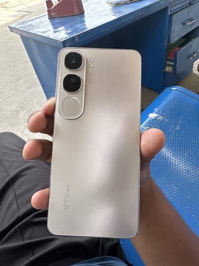 Vivo Y200