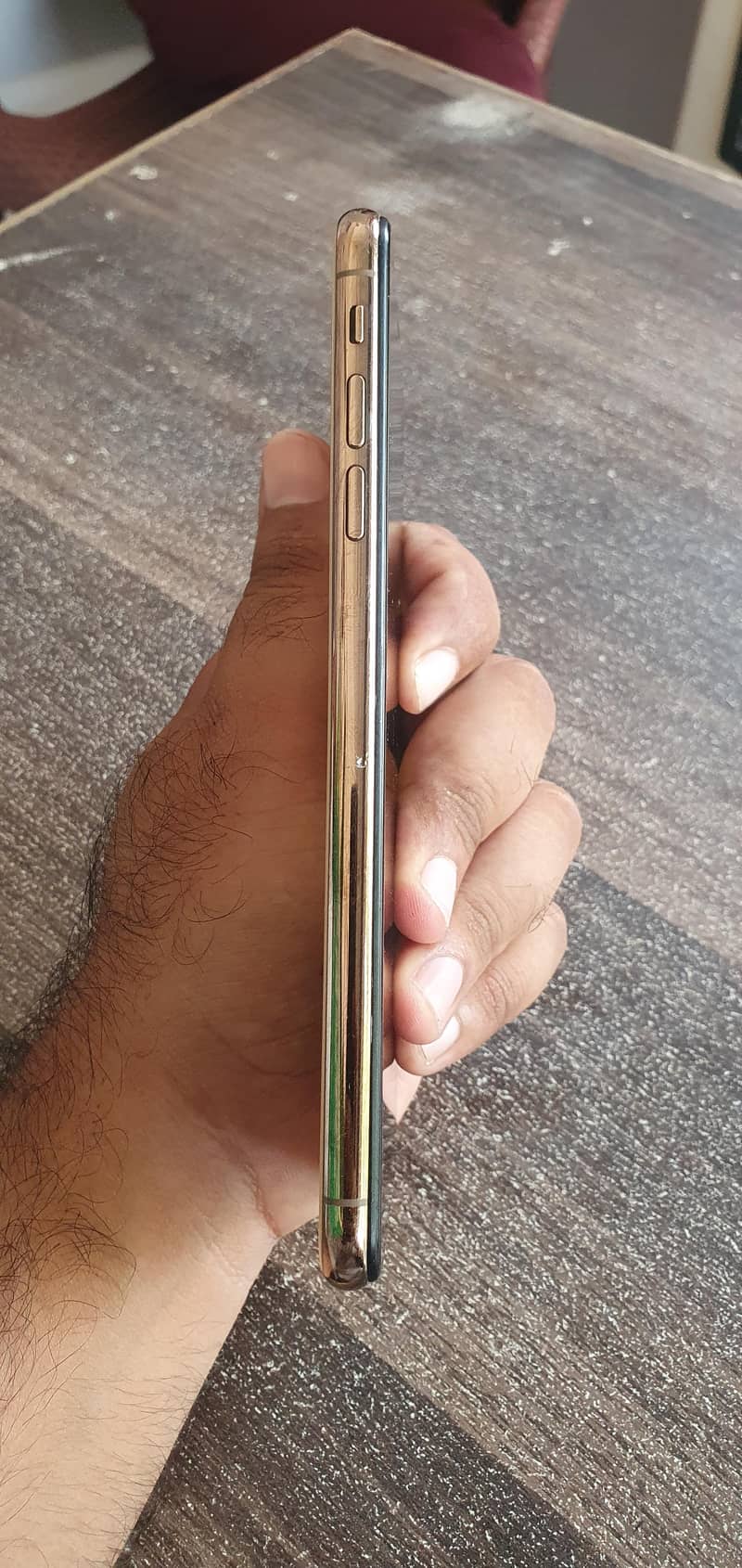 Apple iPhone XS Max 3