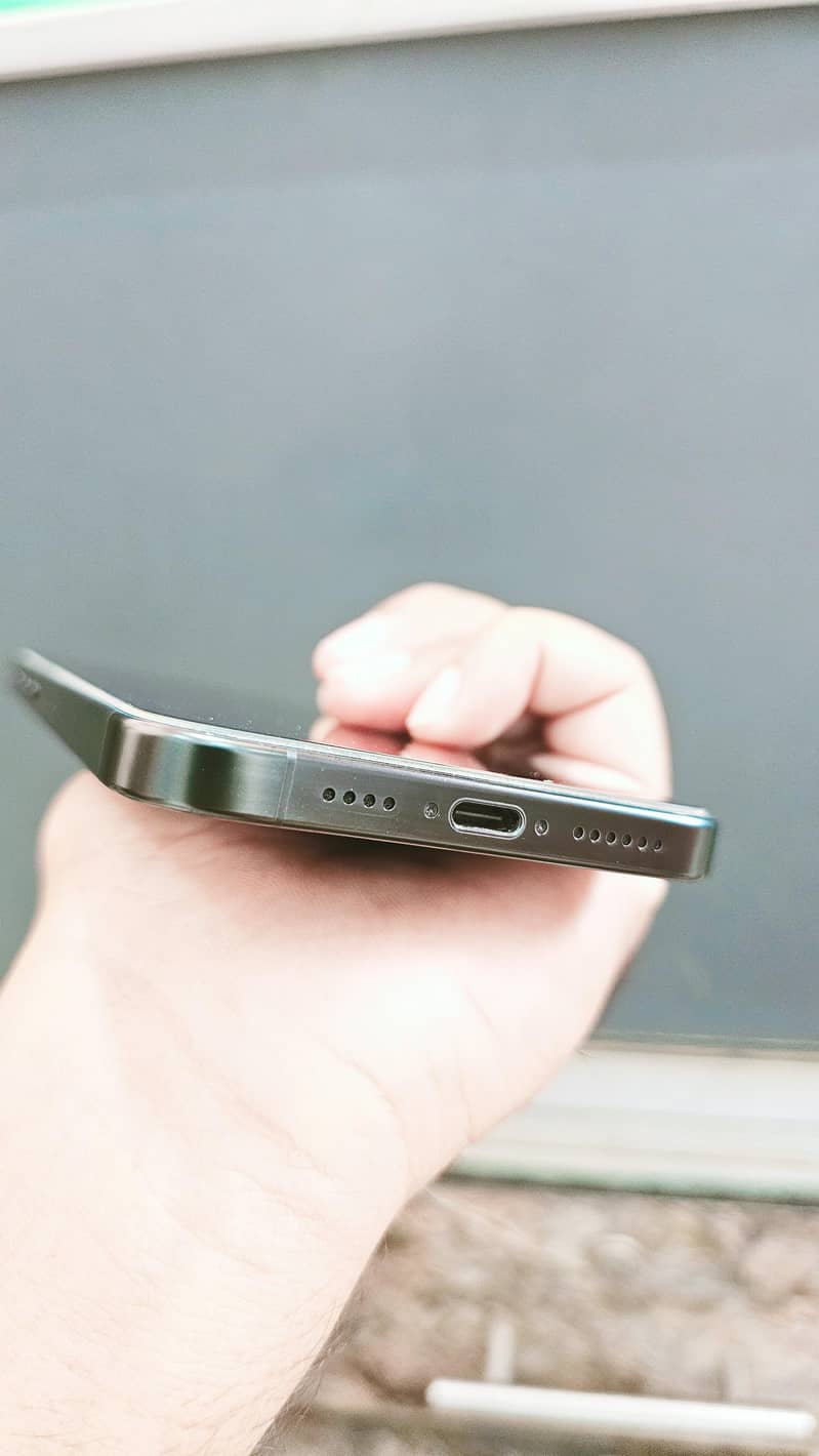 Apple iPhone 16 Pro Max 3