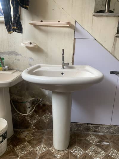 large size basin for sale with metal toti and pipe
