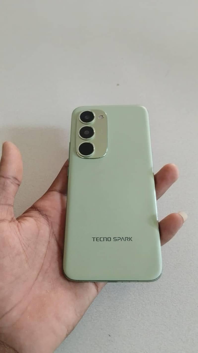 Tecno Spark 40 Pro Plus 0