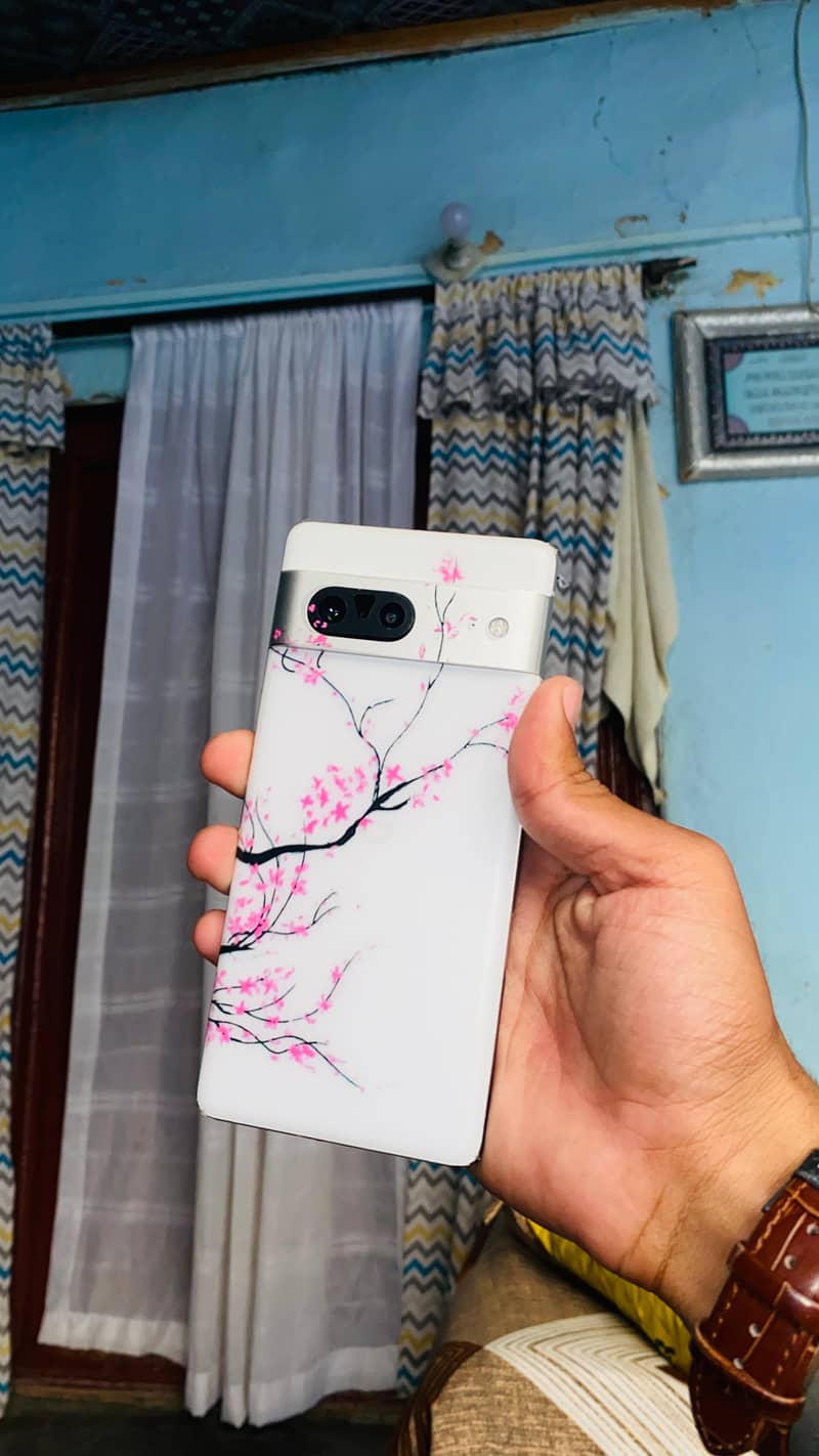Google Pixel 7 4