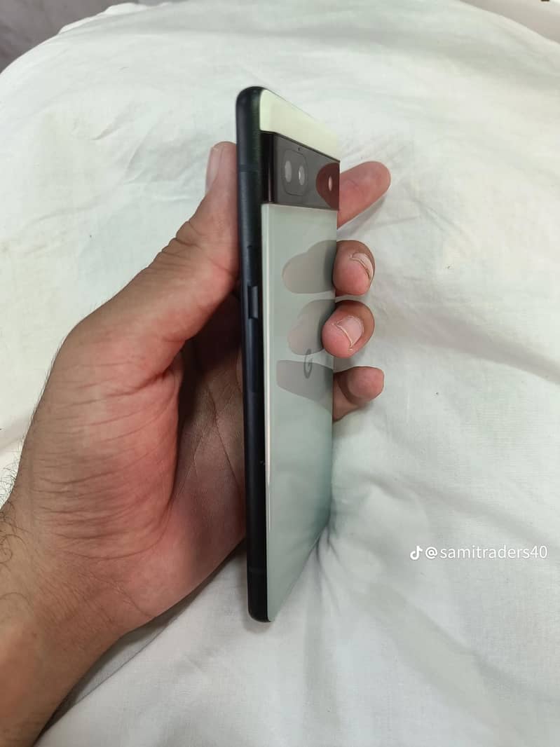 Google Pixel 6a 1