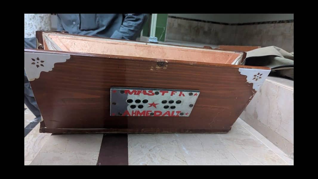 harmonium 6