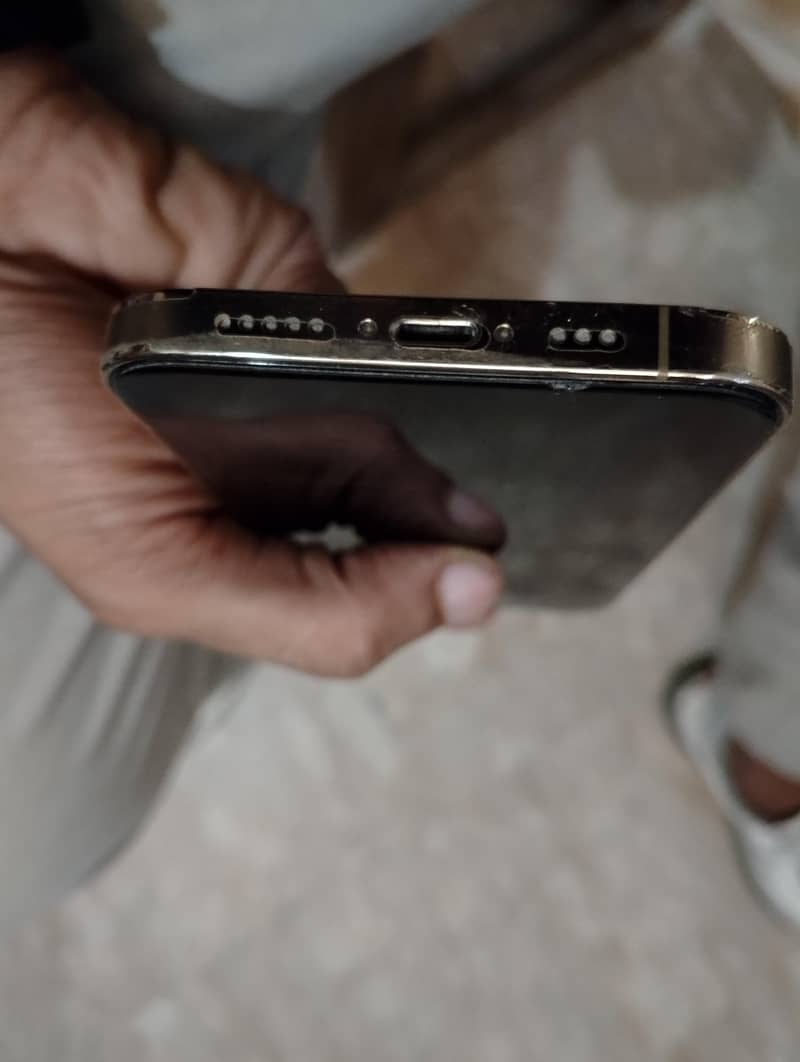 Apple iPhone 12 Pro 2