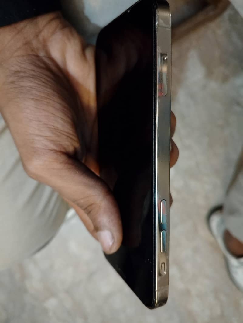 Apple iPhone 12 Pro 4